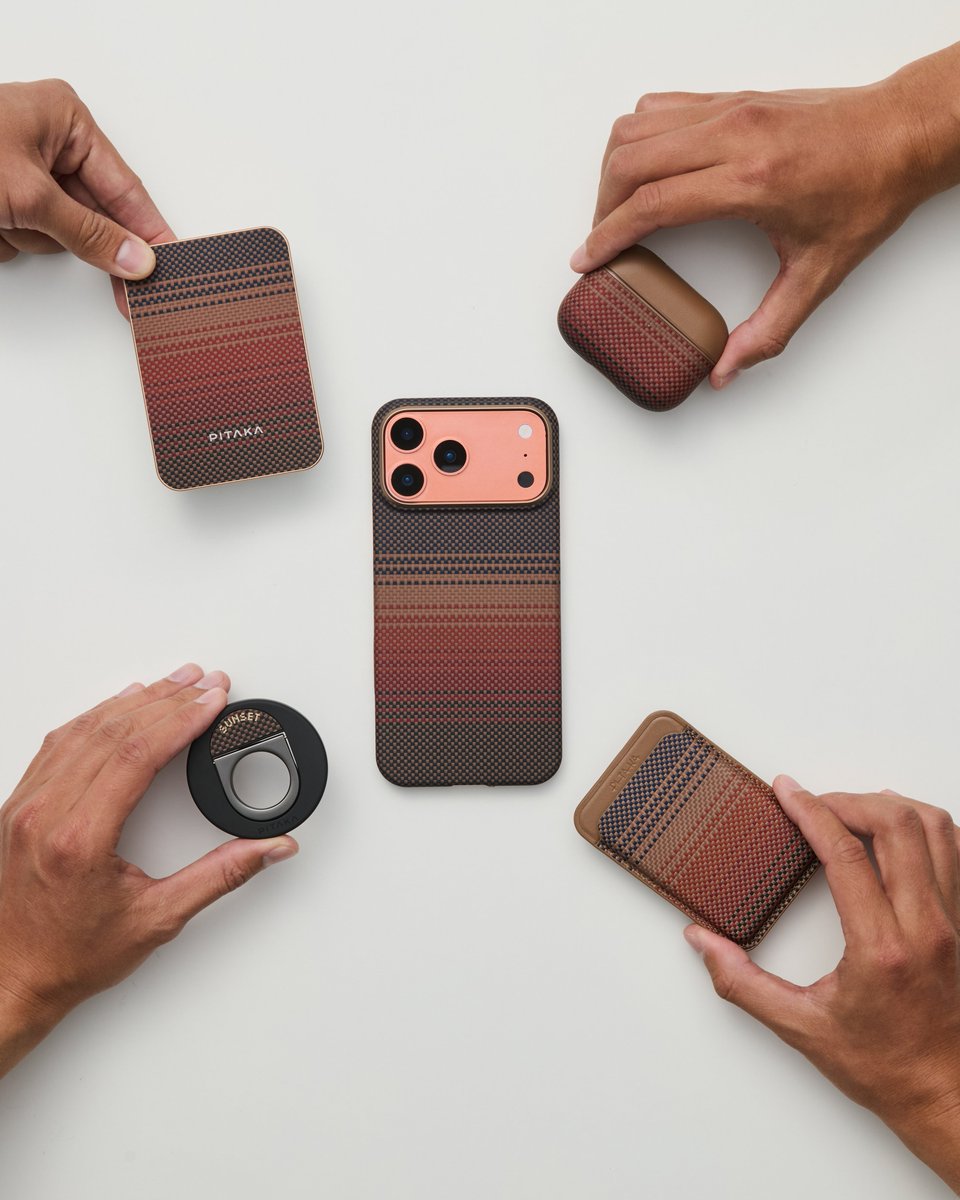 PitakaGallery's tweet image. Your Moment Series case has its own magnetic accessories, which setup would you go for?

#pitaka #phonecase