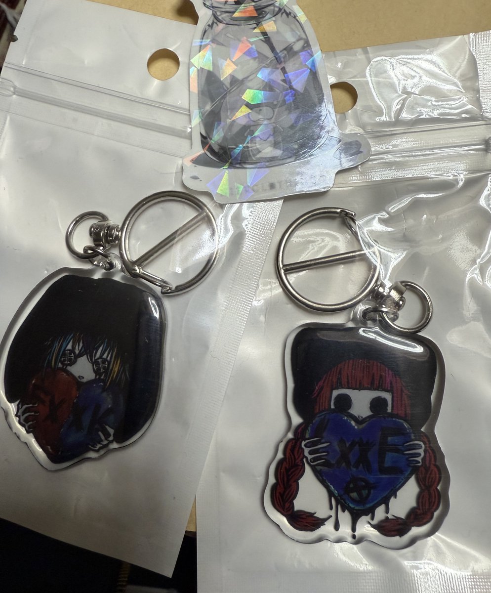 NieRのこのアクキー2個セット デザイン可愛い過ぎて久しぶりに買い物