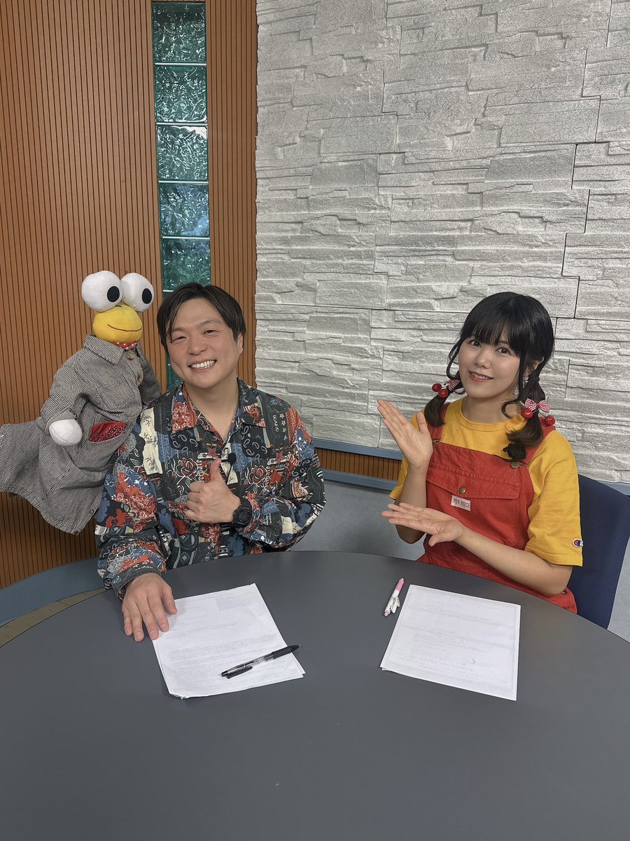 tkmr329's tweet photo. 収録行ってきました📺✨
音楽エンタメ番組
「BFTV」に
ゲスト出演&生演奏させていただきました🎸
MCの海老沢茜さん&ボンボンと
音楽の話をたっぷり。楽しかった。
明るくて音楽愛あふれる現場✌️
ありがとう。
📡2/28〜
マリネット宮城ケーブルテレビにてO.A
▶︎ https://t.co/phBJhbXrnx
#BFTV https://t.co/kEXpw64Z1U