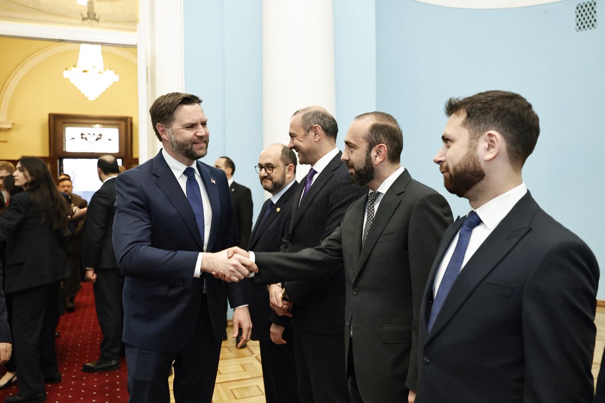 AraratMirzoyan's tweet image. Another significant milestone in 🇦🇲-🇺🇸 strategic partnership: @VP JD Vance’s historic visit &amp;amp; comprehensive discussions w/PM @NikolPashinyan, tangible initiatives &amp;amp; forward-looking, ambitious agenda.

Continuous consolidation of peace is also at the heart of our partnership.