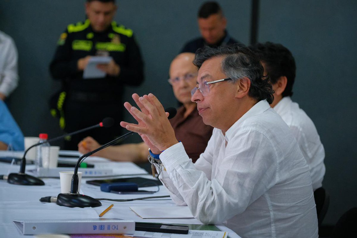 GiovaniYule's tweet photo. Participé en el Consejo de Ministros realizado en Córdoba #Montería, en medio de una situación de emergencia que golpea al departamento. Allí, el presidente @petrogustavo hizo un llamado claro frente a la intensidad histórica de las lluvias y a la necesidad de actuar ya para proteger a la población urbana y rural.

Desde la @URestitucion , reafirmamos nuestro compromiso con las comunidades que hoy enfrentan esta realidad desde sus territorios.

 #NoEstanSolos