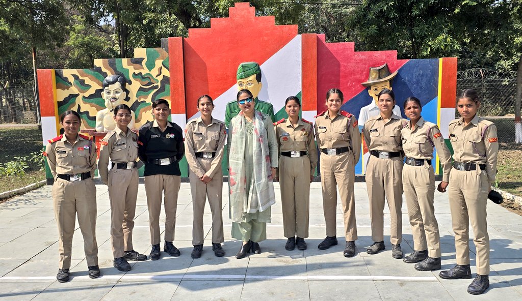 PujaSin45072734's tweet photo. Kuch pal NCC Cadets ke Sath...
#UnityandDiscipline
#NCC
#ncccadets https://t.co/ZaPQuCwJcP