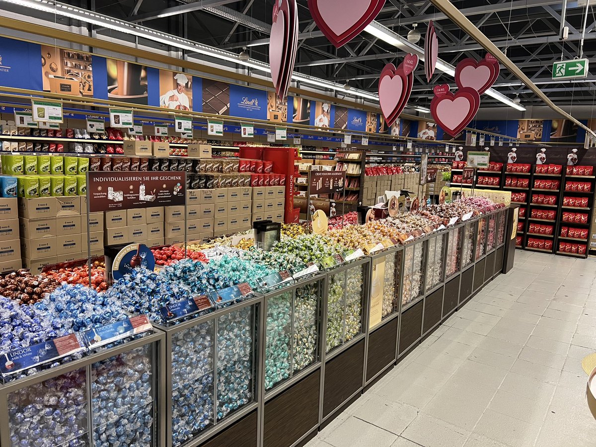 I’m about to pour some of that $RKLB money into some good chocolat

Lindt factory shop in Aix-la-Chapelle