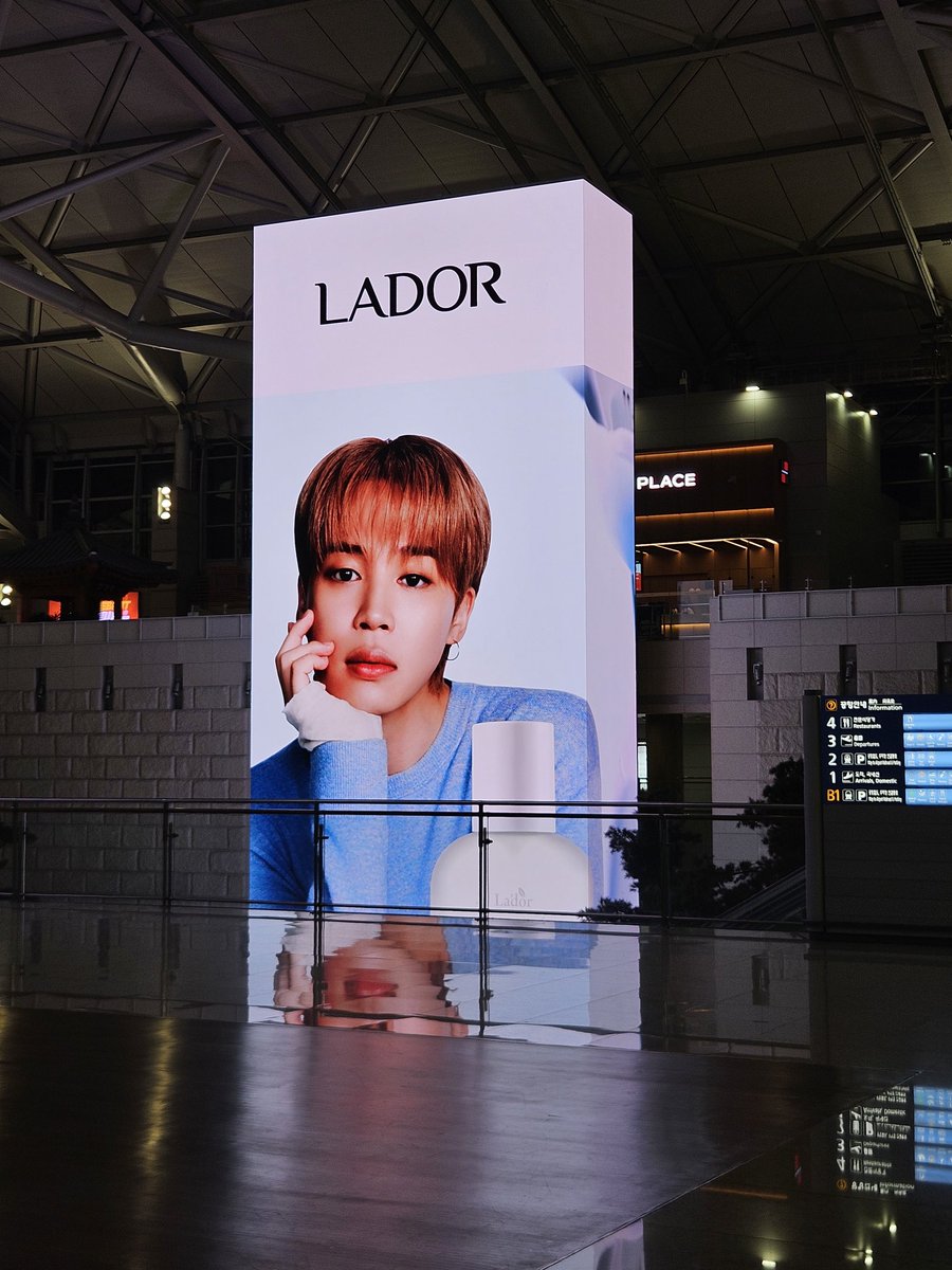 크게 보니 더더 아름다운 지민입니다🩵

FACE OF LADOR JIMIN 
LADOR GLOBAL AMBASSADOR JIMIN 
#JIMINxLADOR
#JIMIN #지민 #ParkJimin

*사진출처 @ nahee0927