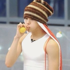 keonho’s noona teaching him to dance, encouraging him to become an idol, sewing his ripped plushie, saving his number as son, crying whenever he comes home even before his parents and saying she raised him….he has grown up w so much love around him no wonder hes such an angel 😭