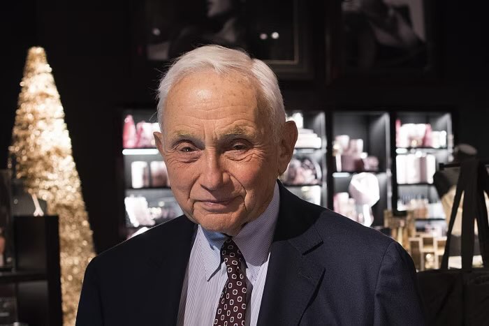 El Departamento de Justicia de EEUU, acaba de liberar el nombre del cómplice de Epstein de Ohio, confirmando que se trata del multimillonario judío Les Wexner. 

<a href="/AgustinLaje/">Agustín Laje</a>