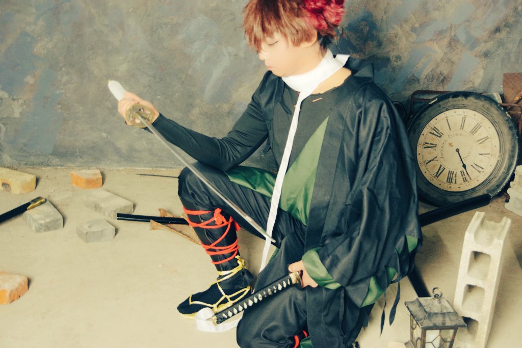 個⚠︎cos 
　　刀剣乱舞/肥前忠広
幾多の刀が散らばる…
その内の一振を手に取る肥前忠広。
彼の目には何が映るか…そして、何を思うか…

📸（<a href="/SenPhoto0401/">sen@R8 6月まで一旦募集〆</a>）
スタジオ（<a href="/fill_fukuoka/">スタジオフィル福岡</a>）

#角色幻寫館