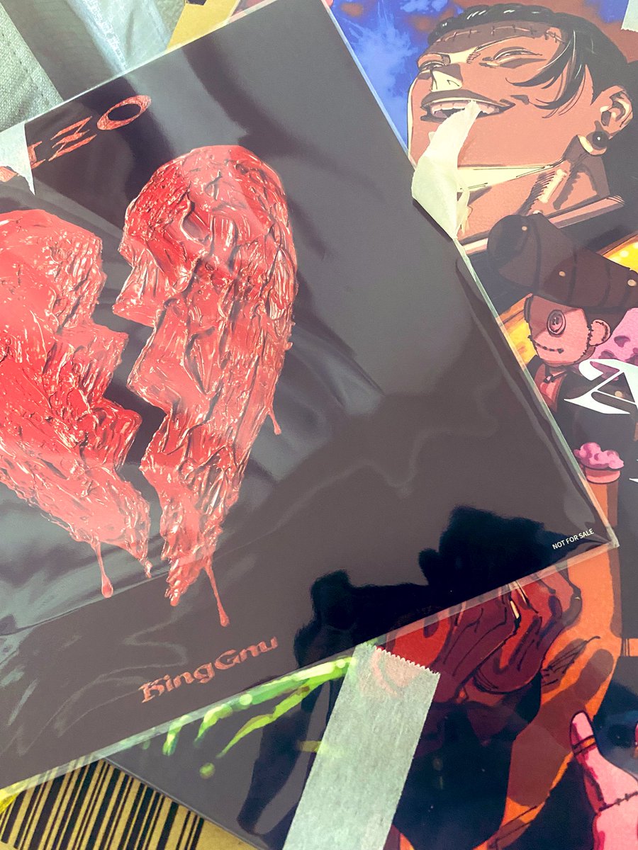 きーたー（テープちゃんと取れ）
勝手に期間生産限定盤にライブのシリアルコードついてて
初回生産限定盤にブルーレイがplay passで観れるシリアルコードがついてんのかと思っててめちゃくちゃ探した😂

ライブのシリアルコードが二つもらえるのか笑笑

#AIZO 
#KingGnu 
#kinggnucentraltour2026