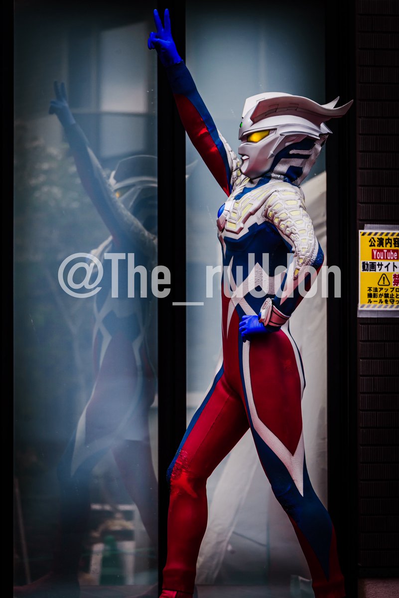 鏡映りにも妥協なきスター
#ウルトラマンゼロ
#毎日ハウジング和泉中央住宅展示場