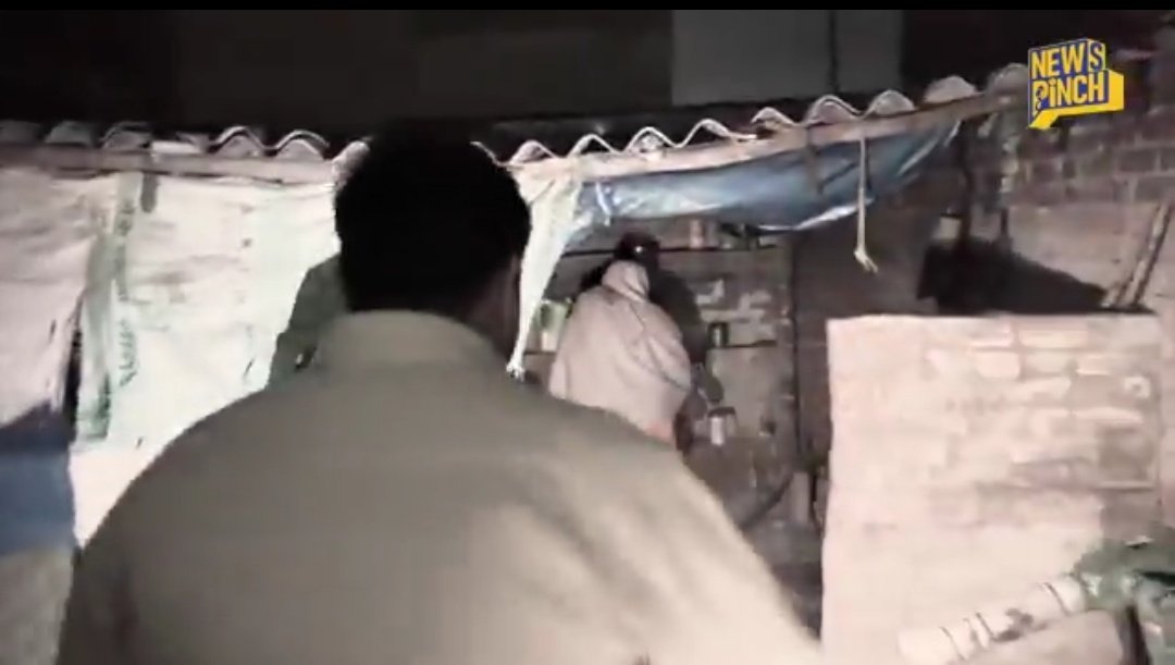 मेरी नज़र में लीजेंड वही होते है जो बुझती लौ को बुझने से बचा लेते है बचा लेते है उन बेबस लोगो को जिसकी आवाज सिस्टम ने छीन ली हो।

छप्पर का घर, मिट्टी का चूल्हा और मजदूर योगेश यादव पर लगे झूठे आरोप, योगेश जेल जाएगा क्यूंकि इस सिस्टम का सबसे कमजोर हिस्सा है,

बाकि ठेकेदार सरकार