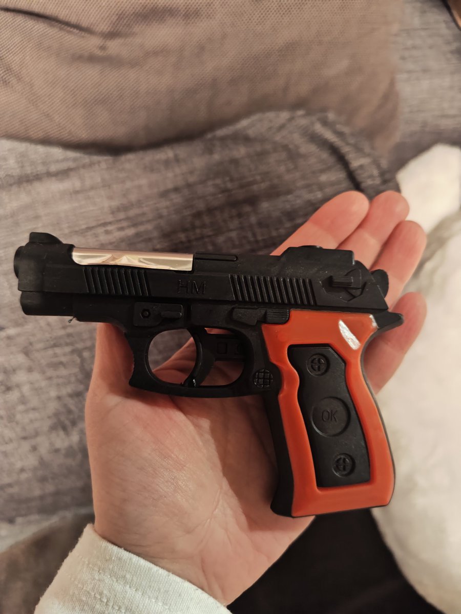 もう少ししたら通販（BOOTH）登録します！とらのあなさんはまだかかります！
ちなみに差し入れは送る荷物にほとんど入れてしまい、今手元にあるのがこれだけですが載せますね^^

ヨルセさんって相互さんからいただきました^^