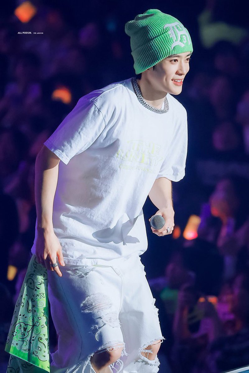 무대에 있는 째효니 보고싶다