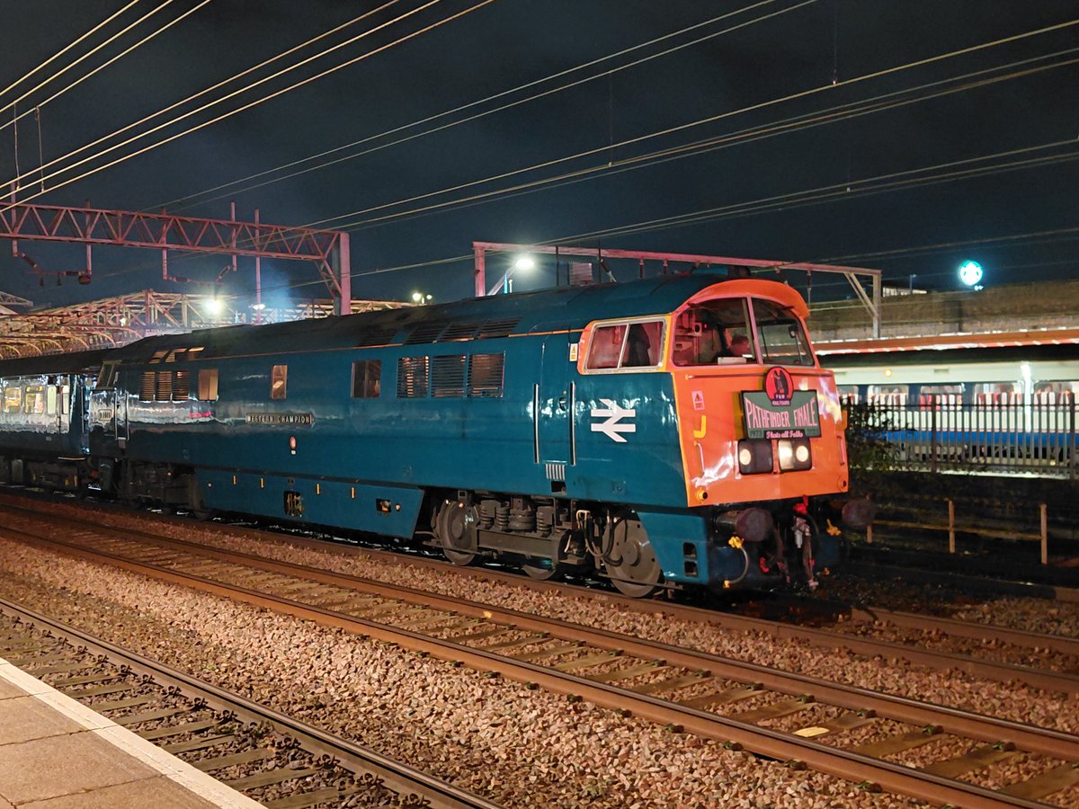 The Hydraulics class 42 Warship &amp; Class 52 Western in action. D1015 &amp; D832  #class52 #Class42 #Western #warship