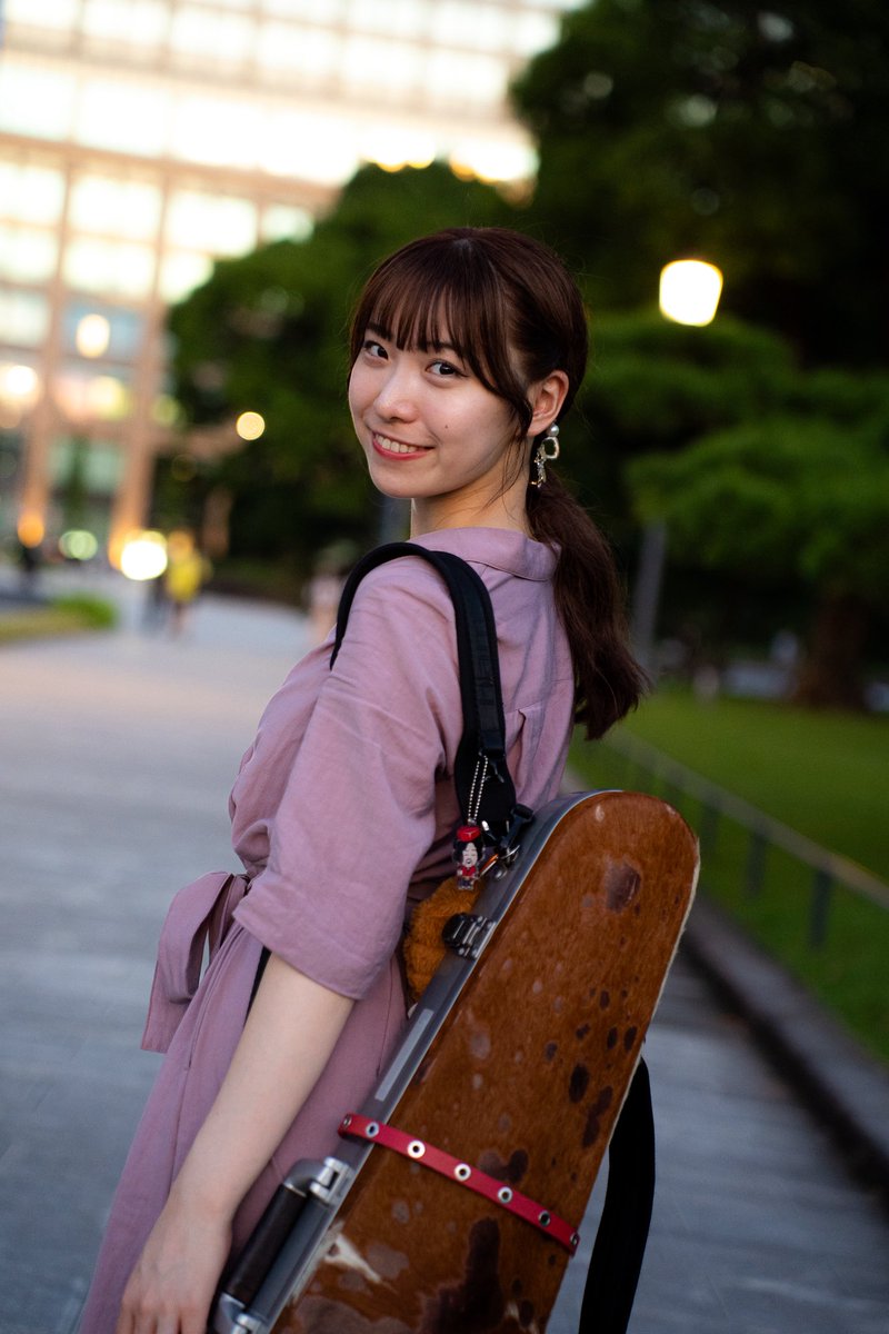 ヴァイオリンの木村元美です🎻

明日　2/11 @銀座アンク
s.tabelog.com/tokyo/A1301/A1…
1st. 20:00-
2nd.21:30-
ヴァイオリン一本で演奏します！💪

お酒を飲みながら静かにお聞きいただけます。あと、ヴァイオリンケース触ってもいいです🙆‍♀️笑

お仕事帰りにでもぜひ来ていただけると嬉しいです☺︎