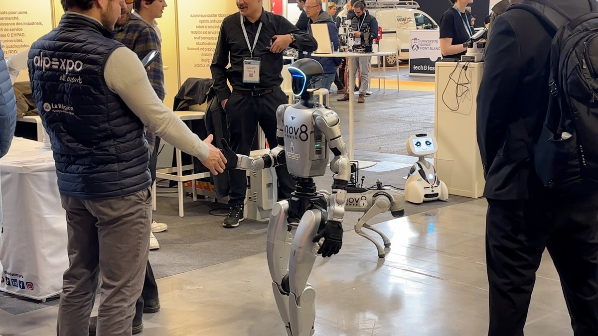 ecom_news's tweet photo. 🤖#Grenoble : Découvrez la 3ème édition du Salon #TechandFest dans la Capitale de l'innovation 2026. 250 exposants et 22 000 visiteurs. Reportage vidéo exclusif @auvergnerhalpes @PernodStephanie @GrenobleAlpes @cea_grenoble @EBRApresse https://t.co/g30JZLD5pg https://t.co/jypzdOQ1ab