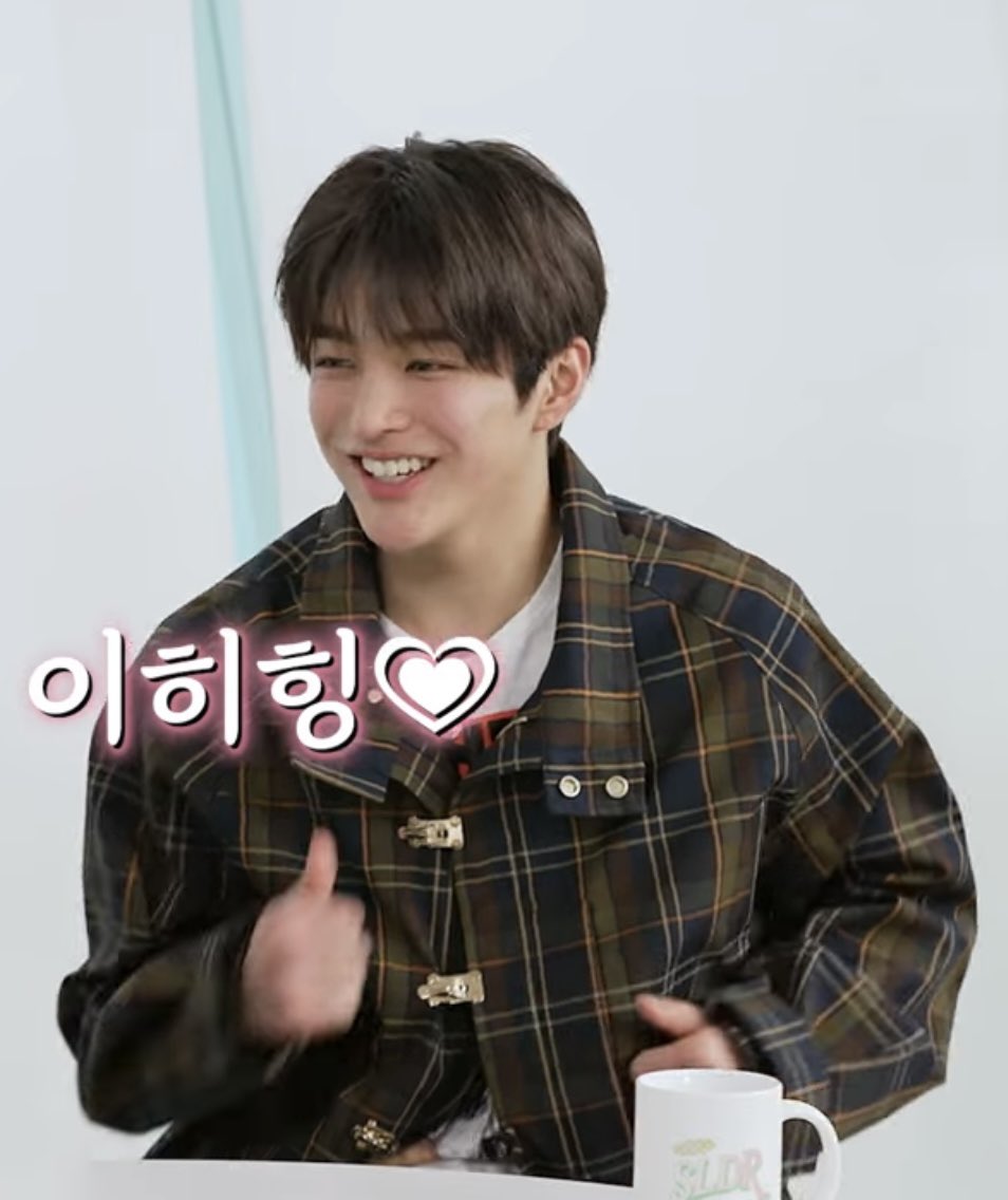 corhhjun's tweet image. 볼 빨개진 상태로 자꾸 헤실헤실 웃으니까 너무 졸귀임 
유난히 아기같고 무해해서 말문이 막힘 시벌 그냥 제발이라는 감정만 하염없이 느끼게됨