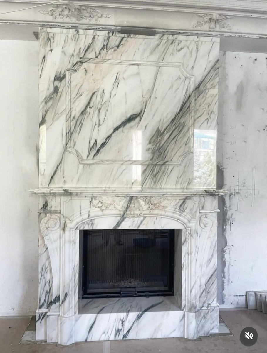 grandstyle's tweet photo. 🤍 Камин из мрамора Calacatta Borghini — воплощение итальянской элегантности
⠀
Безупречная белоснежная основа и утончённые золотисто-серые прожилки делают этот мрамор настоящей иконой среди натуральных камней.
⠀ https://t.co/PlbjhnneXS