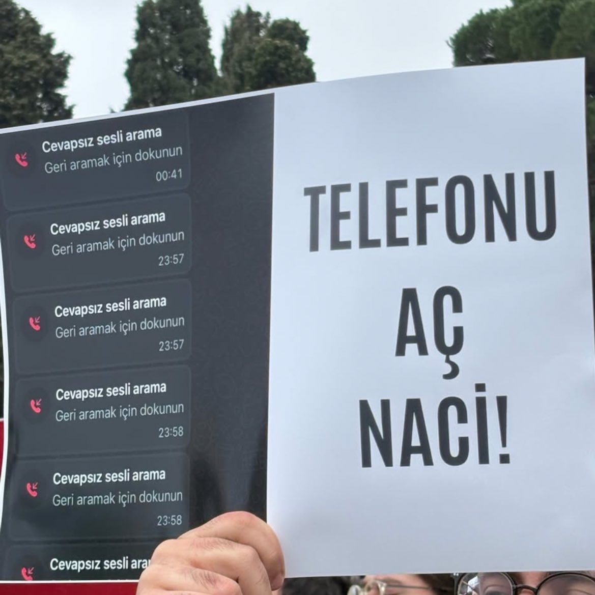 solcugazete60's tweet photo. Dün kayyum rektörlüğe karşı direnen Boğaziçi Üniversitesi öğrencilerinin hazırladığı pankartlar:

"Telefonu aç Naci!"

(Fayn) https://t.co/OVDNrYTbHp