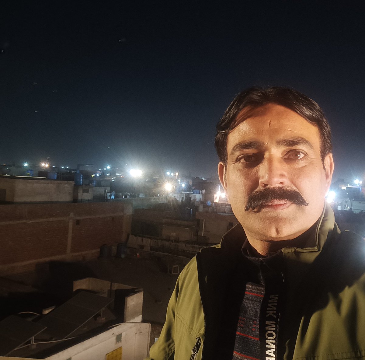 AzharJuttPMLN's tweet photo. پنجاب میں جہاں ایک طرف بسنت نے لوگوں کے چہروں پر مسکراہٹ بکھیری تو وہیں دوسری جانب اس تہوار نے معاشی طور پر کئی خاندانوں کو فائدہ پہنچایا تقریباً 20 سال بعد پاکستان کے صوبہ پنجاب کے شہر لاہور میں بسنت کی واپسی پر جشن کاماحول تھا لاہوریوں نے بھی خوب انجوئےکیا شکریہ @MaryamNSharif https://t.co/rWgJAuNNyY