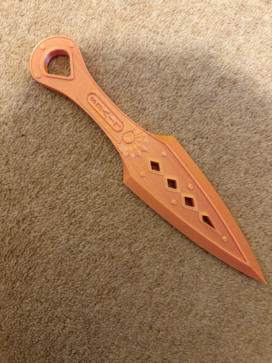 Happy Tuesday legends hope we are all
Doing amazing 

<a href="/PlayApex/">Apex Legends</a> Fanta has 3d printed a wraith heirloom took me 2 hours to print 1 hour to clean it up 

Now time to print a stand for it

Might print blood hounds or Octanes next