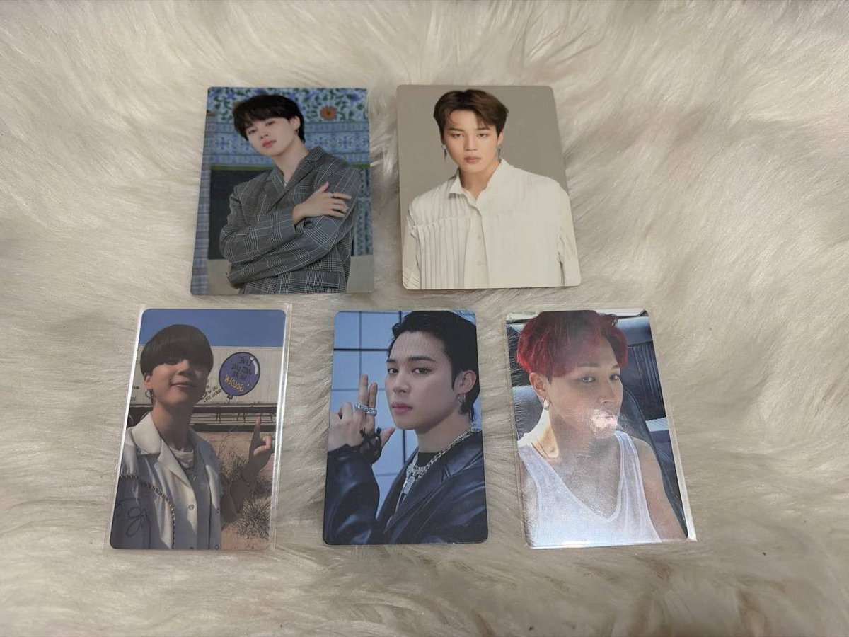 4oclockbesties's tweet photo. WTS PLS HELP RT TQ #bts #btsofficialpc #btsarmyMY #pasarbts https://t.co/exb38guxhl