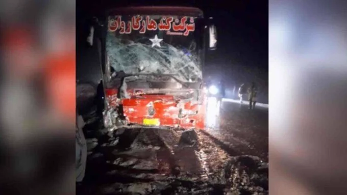 کشته و زخمی شدن اعضای طالبان در حادثه ترافیکی ولایت غزنی