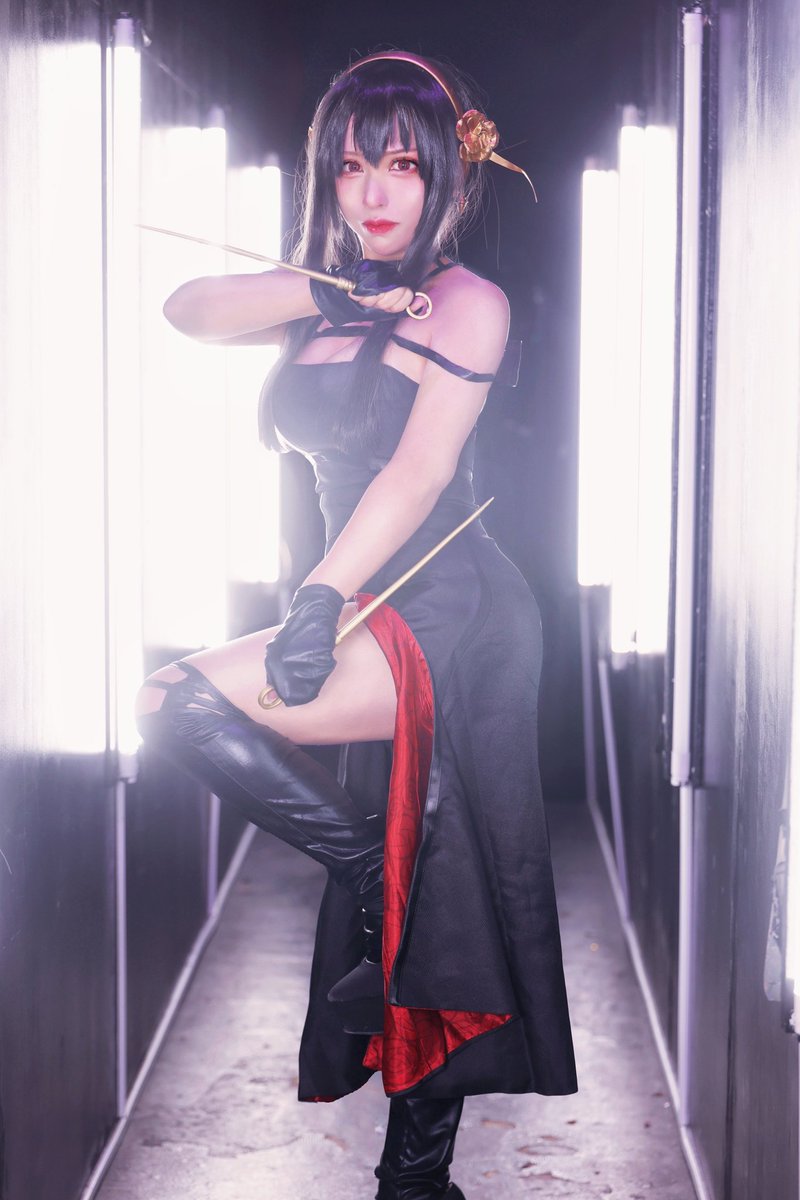 cosplay｜ヨル・フォージャー

「大変恐縮なのですが…息の根止めさせて頂いてもよろしいでしょうか？」

#SPY_FAMILY
#ヨルフォージャー