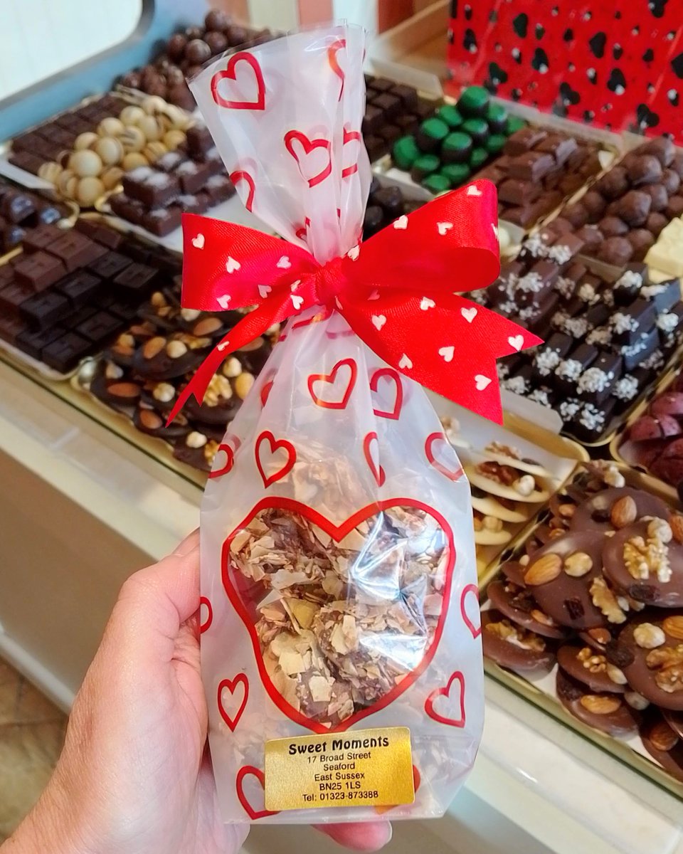 Bags of #truffles - packed and ready to go - we have #almond, #milk, #dark and #speculaas truffles available - an ideal gift for the truffle lover in your life. Each bag is £7
#sweetmomentsuk #seaford #eastsussex #speculoos #bagsoftruffles #belgian #chocolate #someonespecial