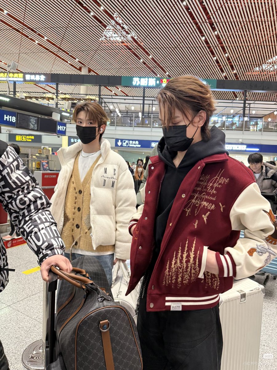 CEGACES's tweet image. 260210 PEK 🛫

Safe flight boys ❤️

#ChromosomeSeeds #SEEDS #Mystic #XuYisheng #ChenKaiwen