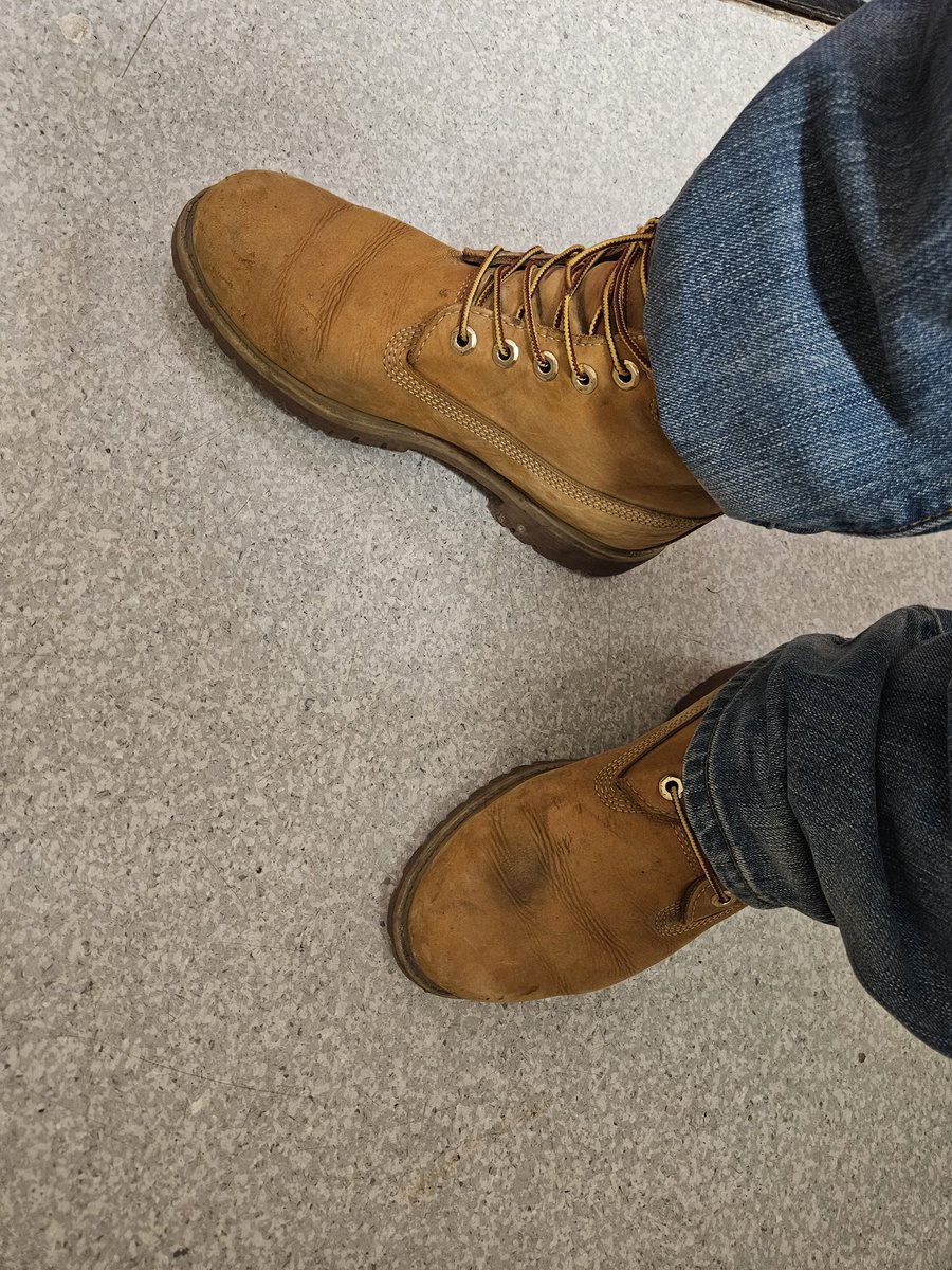 bttsskts's tweet photo. Come sniff with me 
#timbz #timberlandboots #boots #timbs #timberlands #sniffmyboots #cho7 #smellysocks  #whitesox #smellyboots
#sniffmysox https://t.co/xUbuLMMqwc