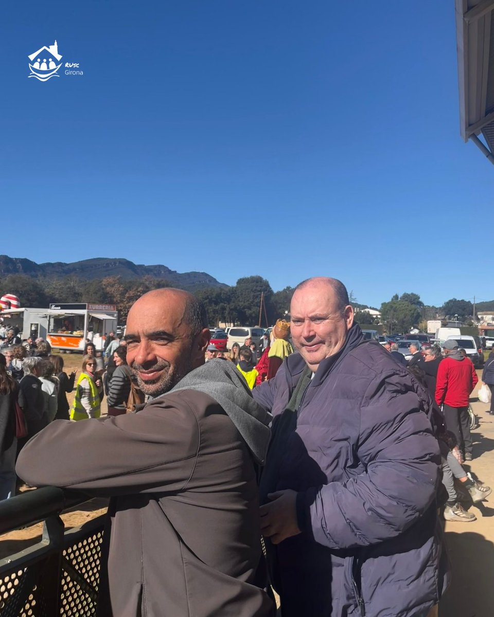 ruscgirona_llar's tweet image. Diumenge vam anar a la Fira del Porc de Canet d’Adri.
Vam estar fent una volta tranquil·la, tastant productes i gaudint del sol i del bon ambient que s’hi respirava ☀️😊

#elrusc #llar #llarresidencia #llarresidenciagirona #vidacomunitaria #inserció #inclusió #ruscgirona