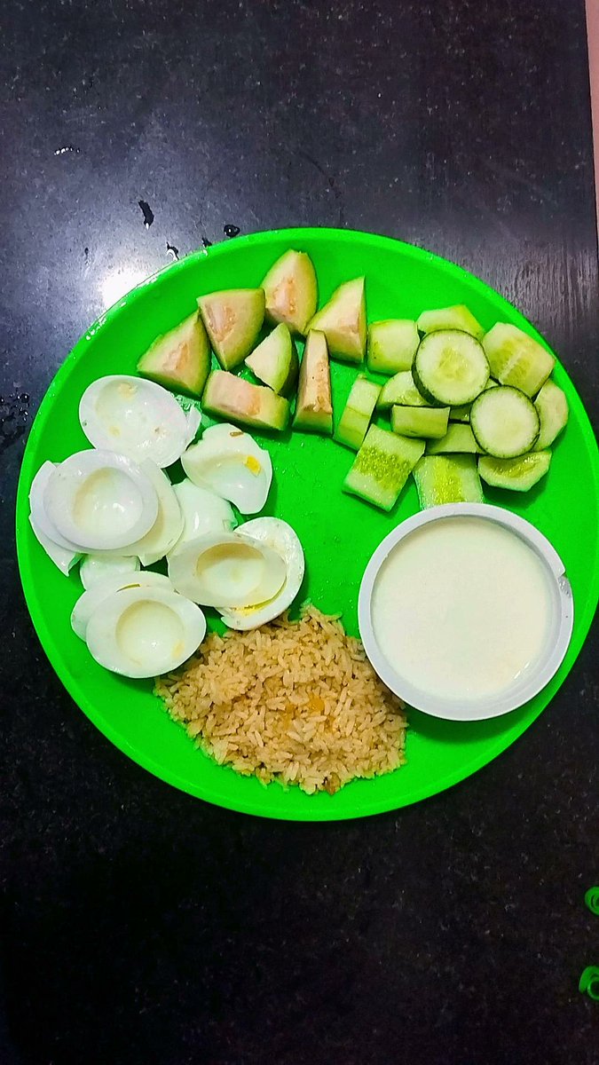Healthy Lunch🥗
->Egg whites 
->Sambar rice
->Cucumber 
->Curd
->Guava
💚💚💚💚💚 #HealthyEating #healthylifestyle #dietfood #BathroomSingers