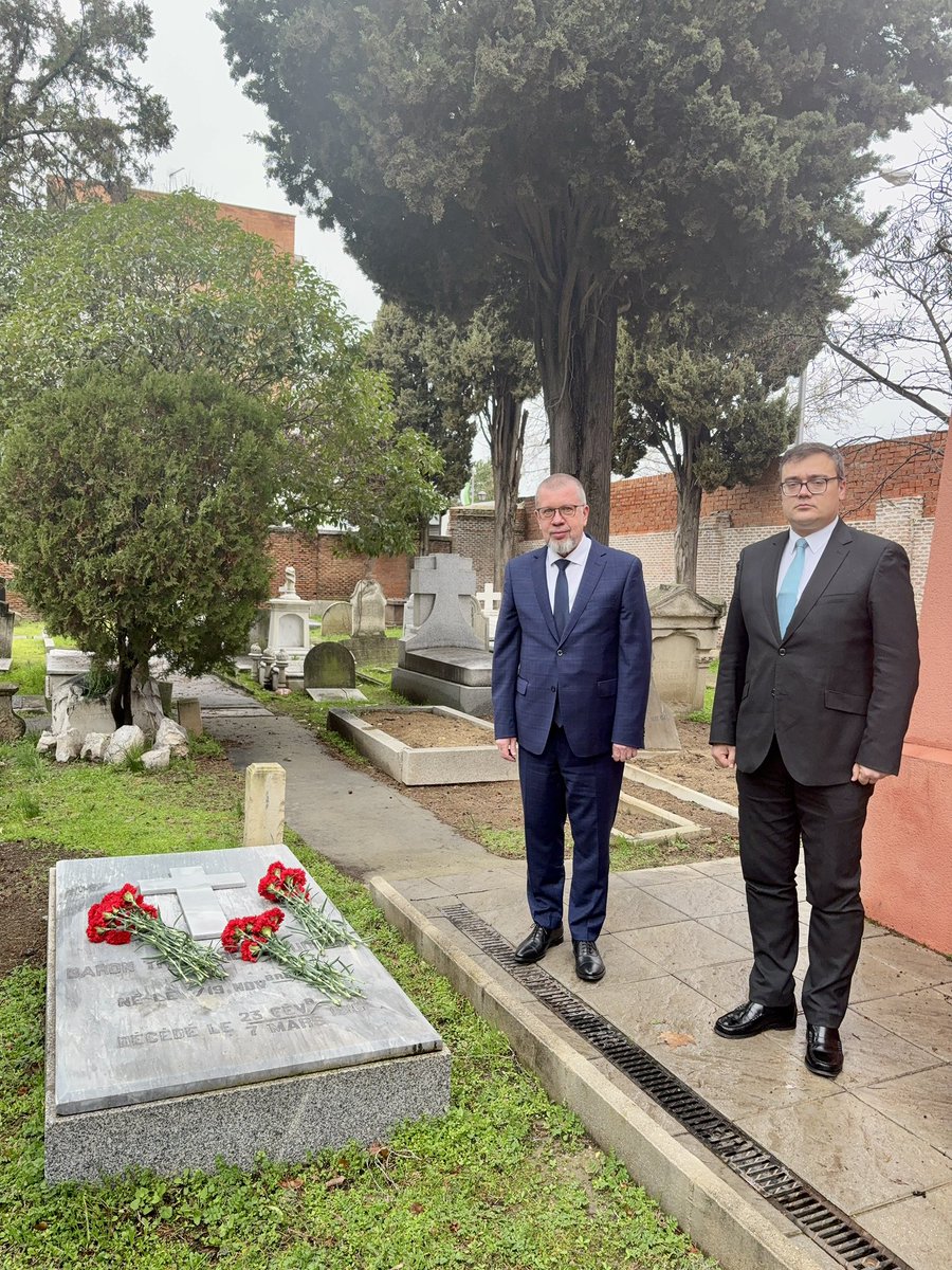 Посольство России в Испании tweet media