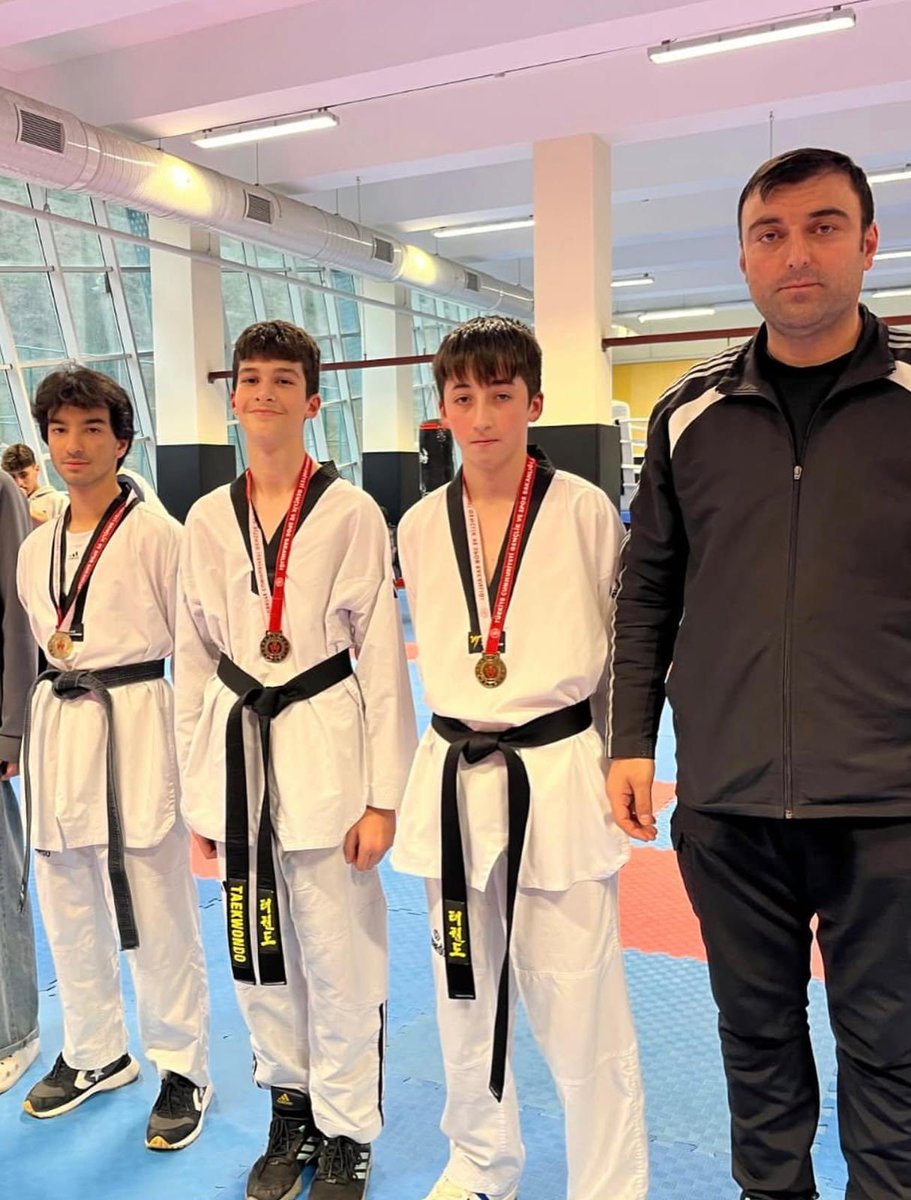 Gençlik ve Spor Bakanlığı tarafından düzenlenen Okul Sporları kapsamında ilçemiz Piraziz Anadolu Lisesi öğrencilerinden Asel Naz YÜCE Giresun İl Taekwondo Seçmeleri'nde 49 kg kategorisinde il birincisi, Muhammet Ali GEM 51 kg kategorisinde il birincisi olmuştur.