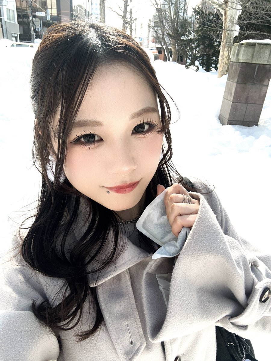 ［📸💜］

RINAです！💜
北海道遠征楽しかった〜！！✨
人生初の北海道だったけど、大満喫できました！
寒さにはやられちゃって、カイロが手放せなかった…:( ;´꒳`;):
東京もすっっごく寒くてびっくりです、！
みなさん風邪には気をつけて〜！🤧

#2FACE 
#RINA