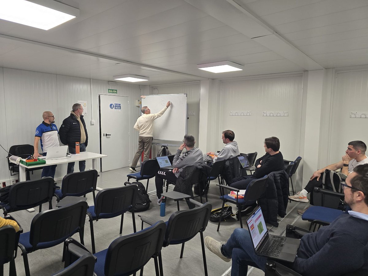 Comité y Escuela de Entrenadores de la RFFM tweet media