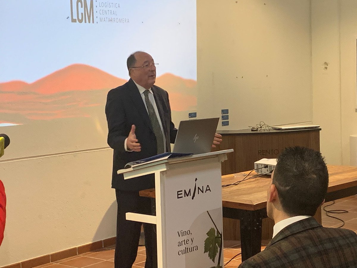 📢👉🍷#Bodegas <a href="/Matarromera/">Matarromera</a> invertirá 8,5 millones de €uros en un #Centro #Logístico en #MedinadelCampo en <a href="/eminawines/">EMINA</a> #Rueda

Enhorabuena a Matarromera, <a href="/AyuntamientoMDC/">Ayto. MedinadelCampo</a>, <a href="/DORueda/">D.O. Rueda</a>, <a href="/jcyl/">Junta de Castilla y León</a>, <a href="/raquelalonsoher/">Raquel Alonso</a>, <a href="/Dip_Va/">Diputación de Valladolid</a>, <a href="/turvalladolid/">Turismo Valladolid</a>, <a href="/alimentosVALL/">Alimentos de Valladolid</a> 

#Empleo #Desarrollo #Logística