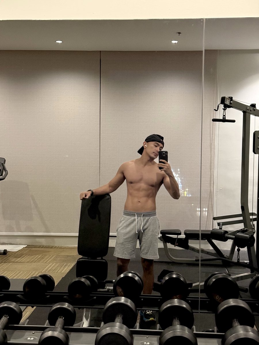 WeeBinuya tweet media