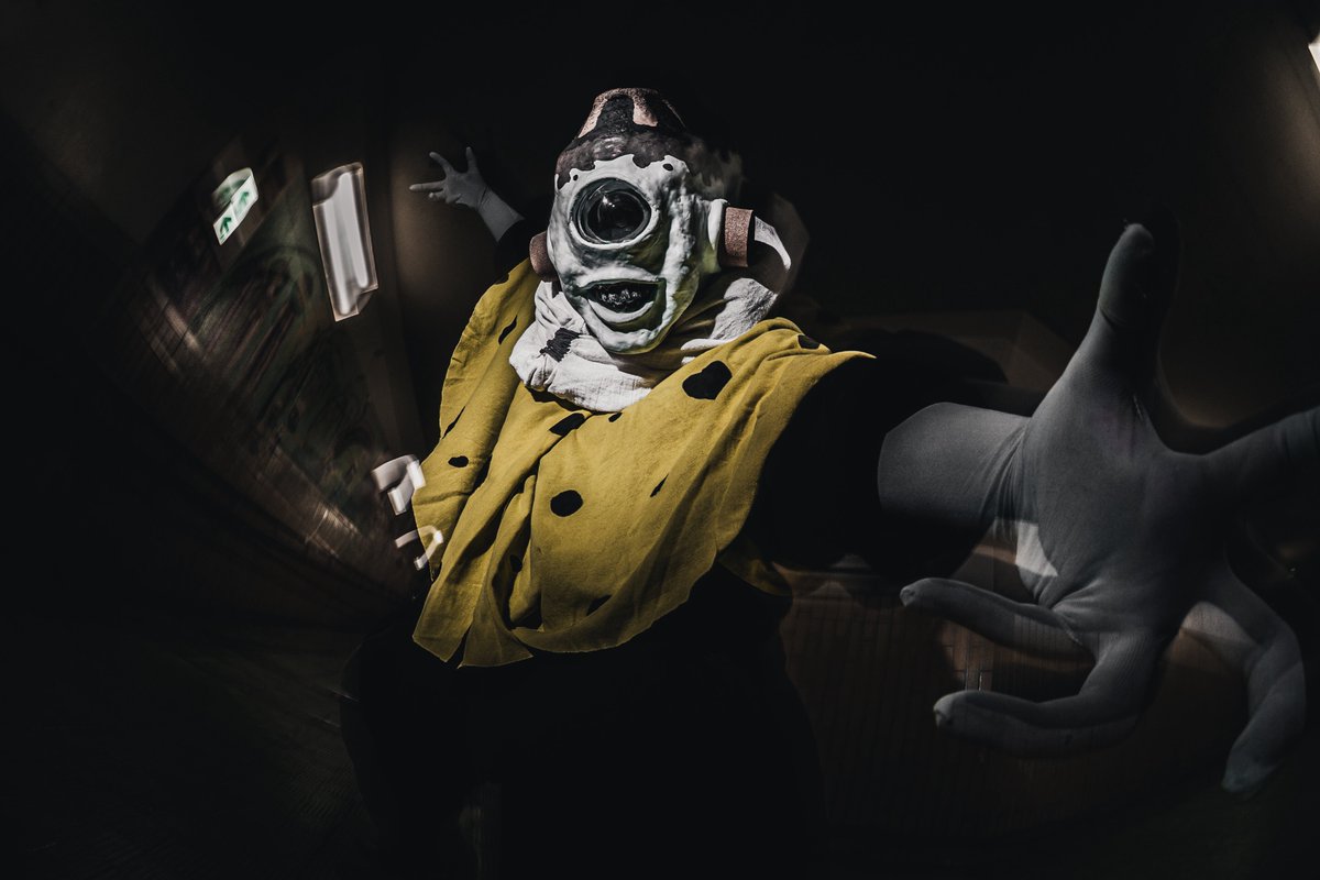 写真を通してあなたを呪の世界に
連れてってあげれます
撮影のお誘いお待ちしております

1番撮りたいのは血塗です