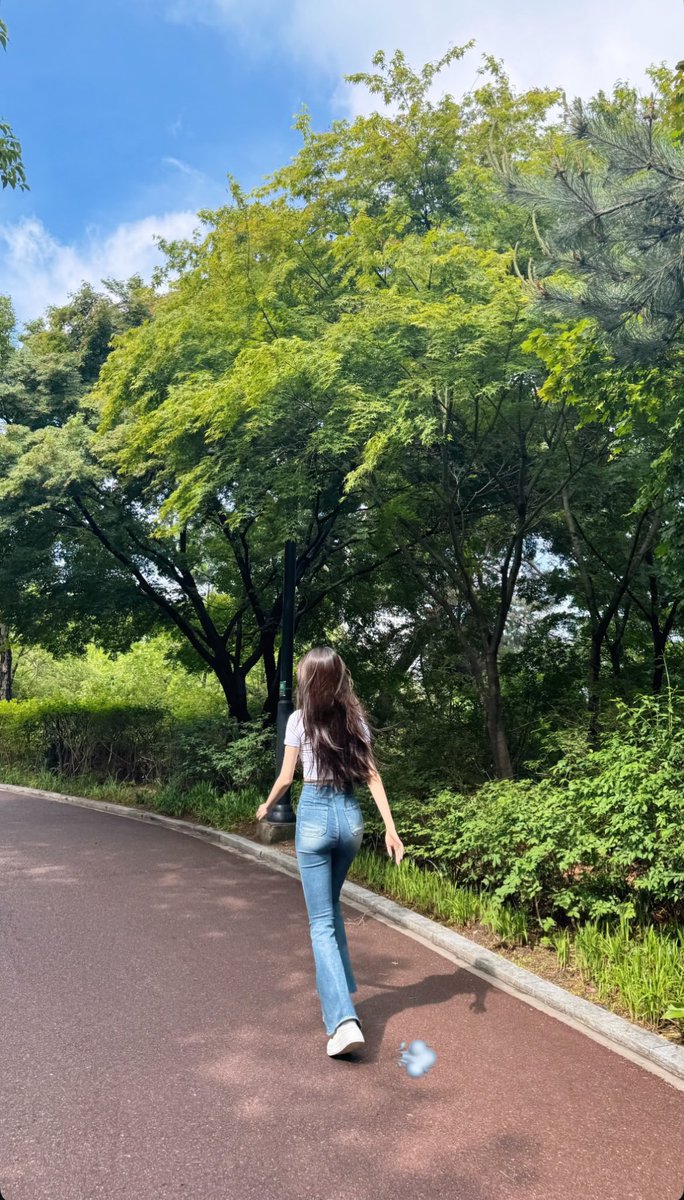 kucingbuleee's tweet photo. they’re so boyfriend girlfriend coded🫠 #singlesinferno5 https://t.co/ptb7MyhMUc