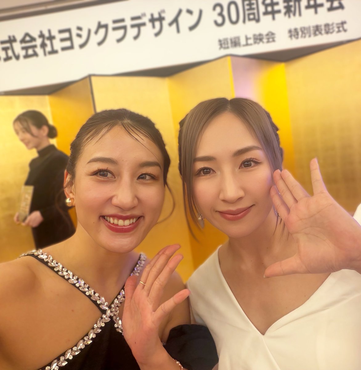 先日、愛川ゆず季さんとお会いできました！
ゆずぽんの試合を見るスターダムのチケットはすぐ完売！いつまでも輝いて、憧れのかっこいい女性です！
わたしも練習に試合に頑張りたいって思いました！