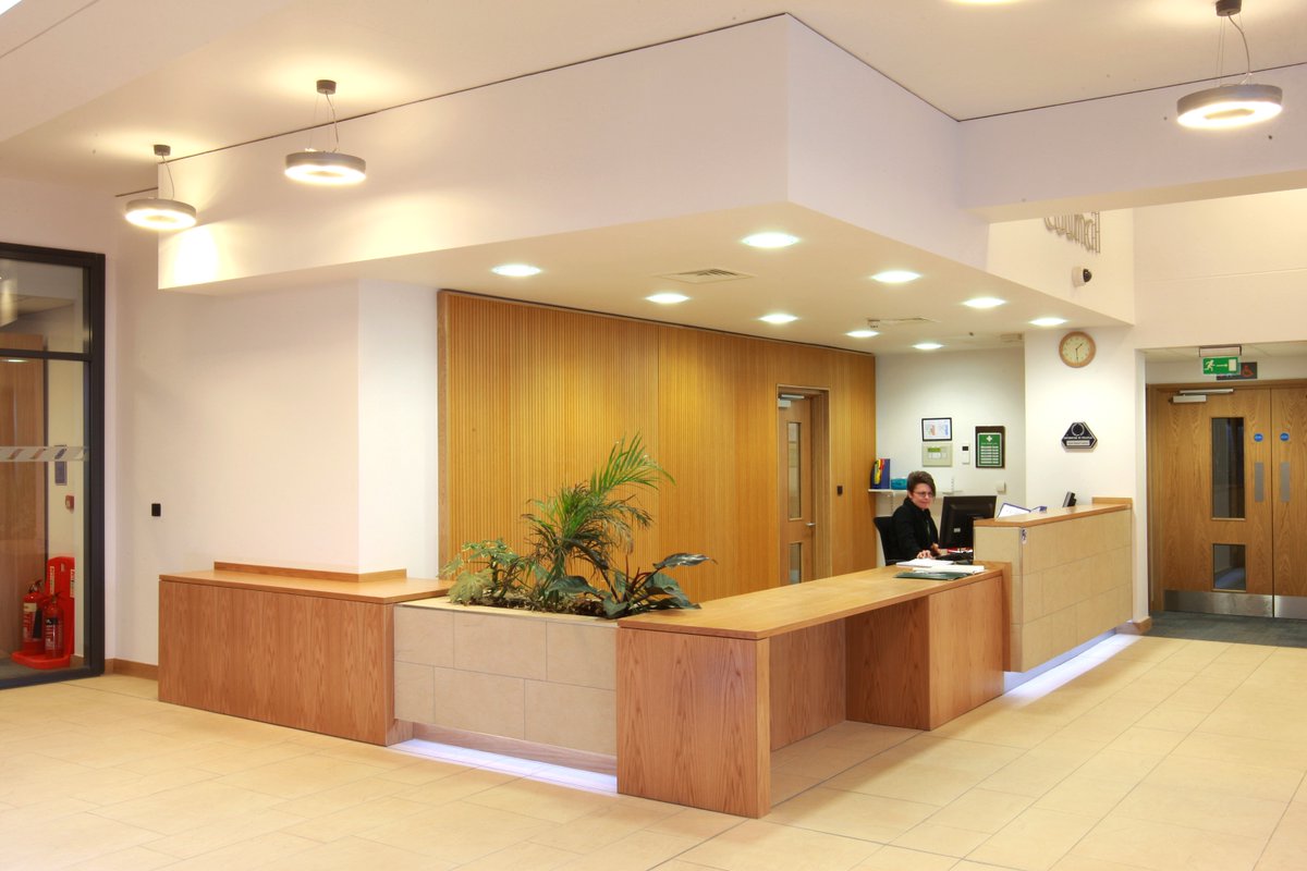 frem_furniture's tweet image. Make a lasting first impression with bespoke reception desks, designed in Northamptonshire. 🛠️

Learn more: &amp;gt; frem.co.uk/about-us/news/… 

#MadeInBritain #BespokeFurniture #FirstImpressions #CraftsmanshipMatters