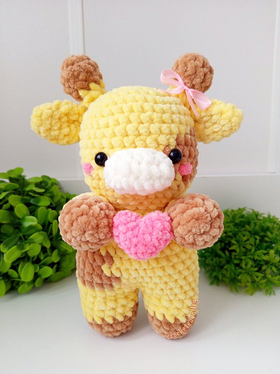 taexstheticx's tweet image. walentynkowa żyrafka zrobiona!! szuka domku, może ktoś akurat poszukuje prezentu 😌

130,- vinted/olx