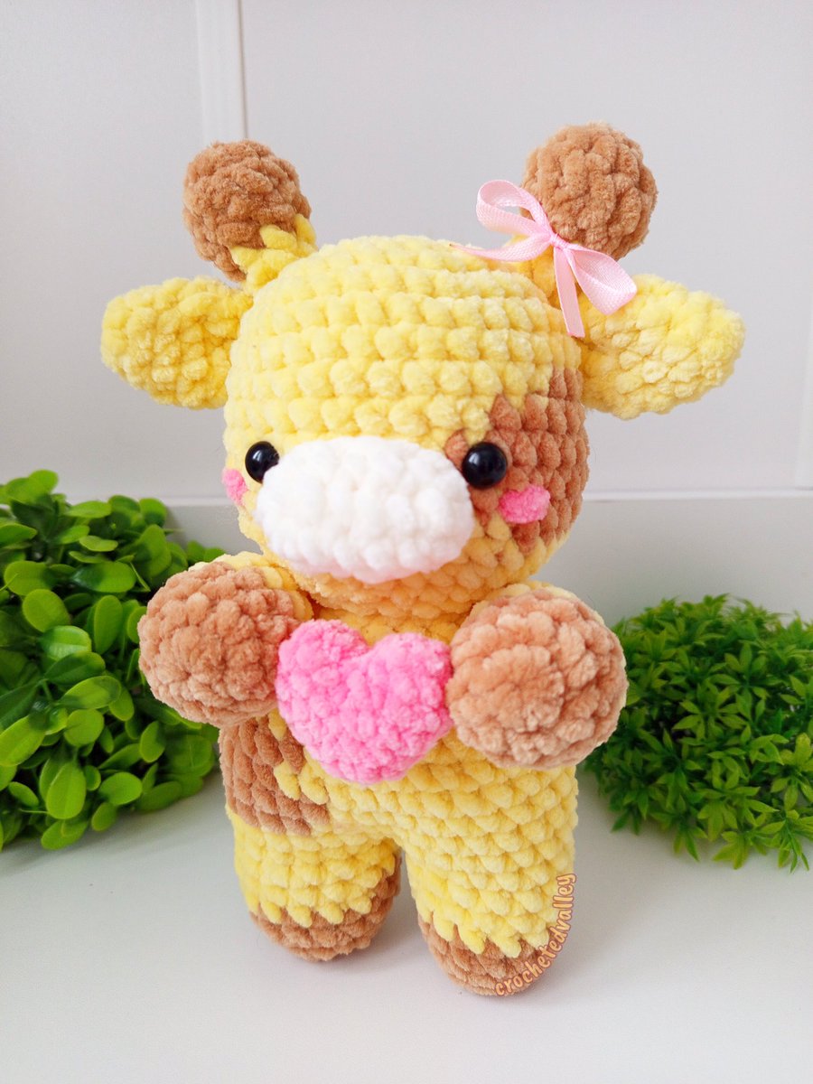 taexstheticx's tweet image. walentynkowa żyrafka zrobiona!! szuka domku, może ktoś akurat poszukuje prezentu 😌

130,- vinted/olx