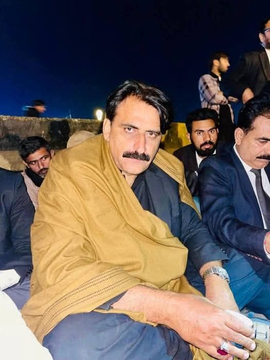 عظيم آهن اهي ماڻهو جيڪي زندگي جي ڏکي گهڙين جي ڪڙواٽ جو مزو چکڻ باوجود به پاڻ ڪڙا ناھن ٿيندا۔
#VoteSupport <a href="/KBLaghari/">KB Laghari</a> #PostOfPresident #HCBAHyderabad