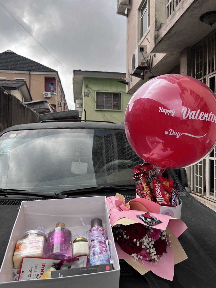 Hot Air Balloon treat box with flowers and self care gift box
125K