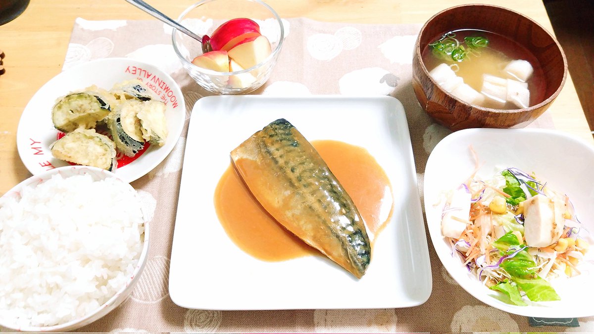 なすのひとくち天ぷらおいしい🍆
デッカナス天も好きだけど、食べやすいしお弁当にも入れやすいよ
りんご(ジョナゴールド)もうま🐎