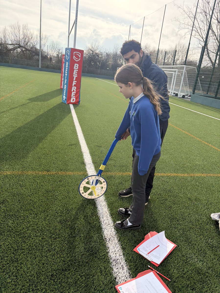 RunWithItHull tweet media