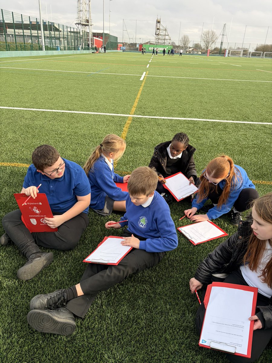 RunWithItHull tweet media