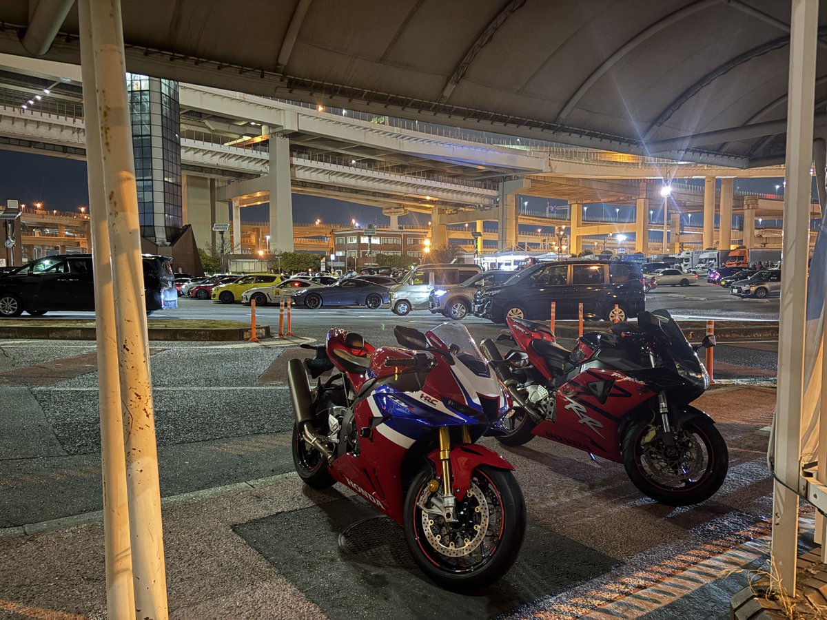 休憩がてら寄り道🏍
CBR1000RR-R乗ってみてぇ〜